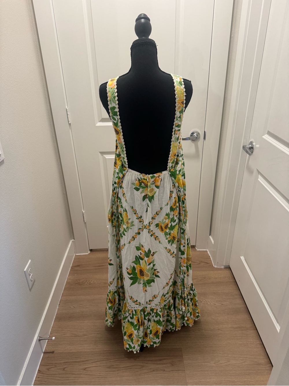 FARM Rio White Maxi Dress with Yellow Lemon & Green Leaf Print - Picture 6 of 11